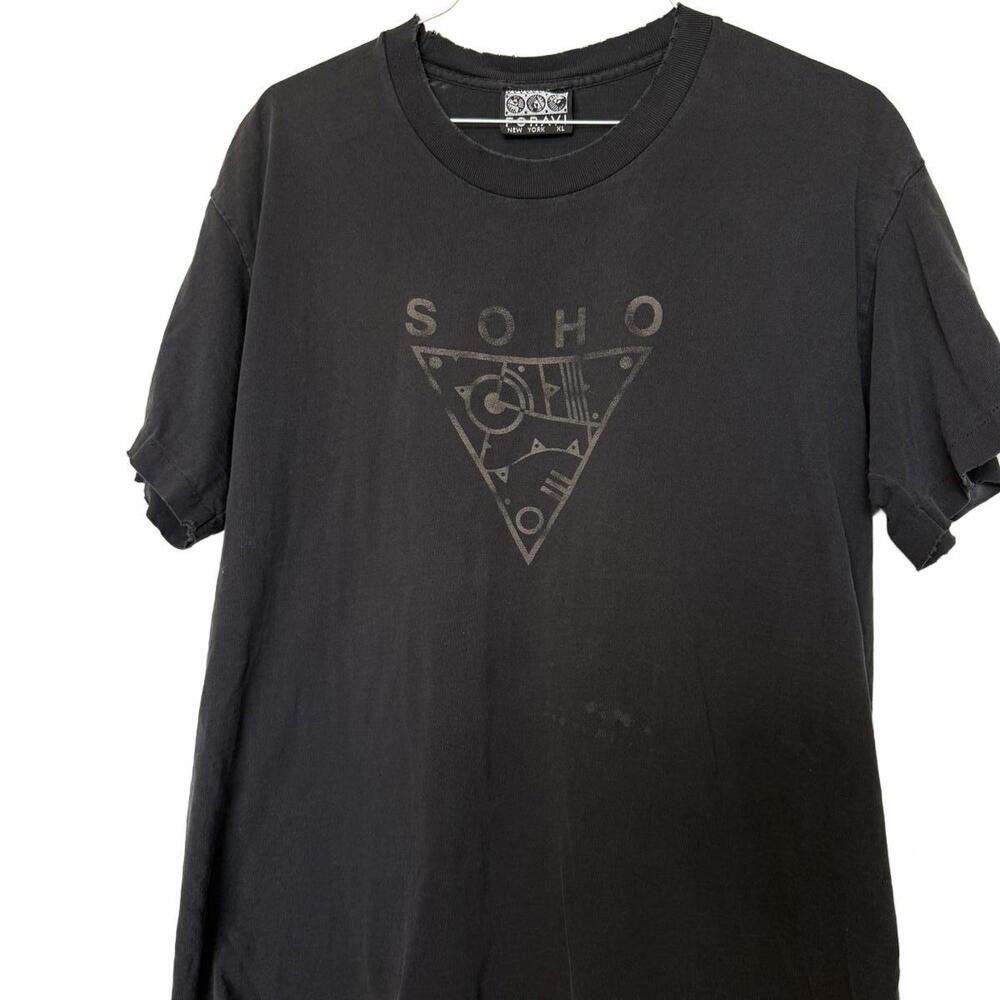 Vintage 90s ‎ Distressed SOHO Graphic T-Shirt